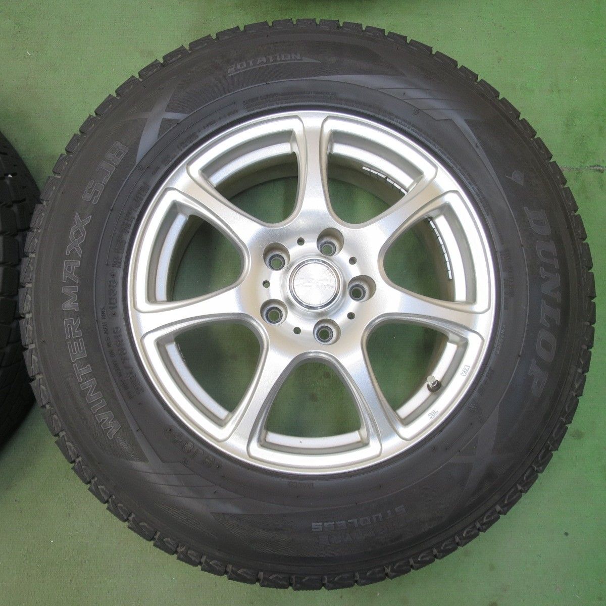 バリ溝！22年！9.5分☆スタッドレス 225/70R16 ダンロップ ウインター 