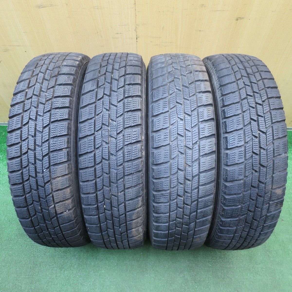 バリ溝！キレイ！9.5分以上☆スタッドレス 155/65R14 グッドイヤー 