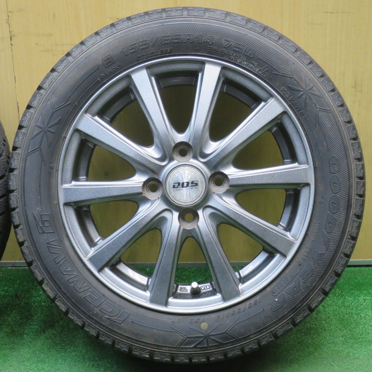 バリ溝！キレイ！9.5分以上☆スタッドレス 155/65R14 グッドイヤー 
