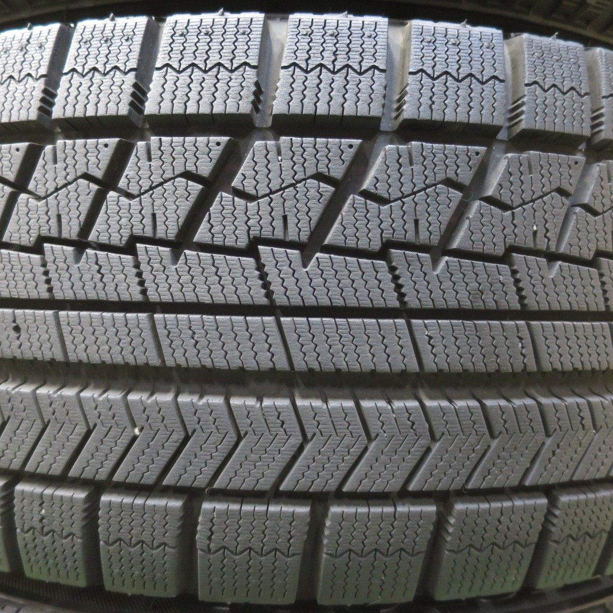 バリ溝！キレイ！9.5分以上☆スタッドレス 225/55R17 ブリヂストン