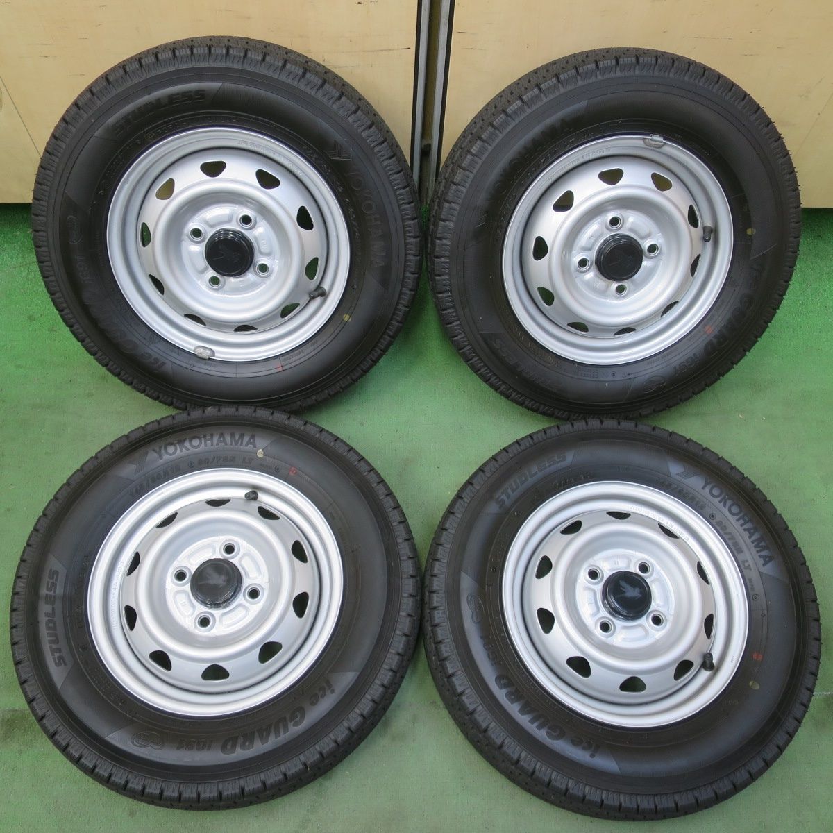 ⭐️美品　ハイエース　純正ホイール　　スタッドレス　純正ナットセット⭐️ヨコハマ　アイスガード　2シーズン使用　バリ山　バリ溝
⭐️ アイスガード SUV G075 新品 ハイエース200系用 スタッドレスタイヤ