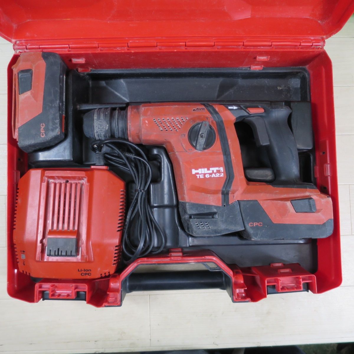 ヒルティ TE6‐A22 ハンマドリル バッテリー×2 充電器付 中古品 【ハンズクラフト宜野湾店】 ヒルティ TE6‐A22 ハンマドリル バッテリー×2 充電器付 中古品