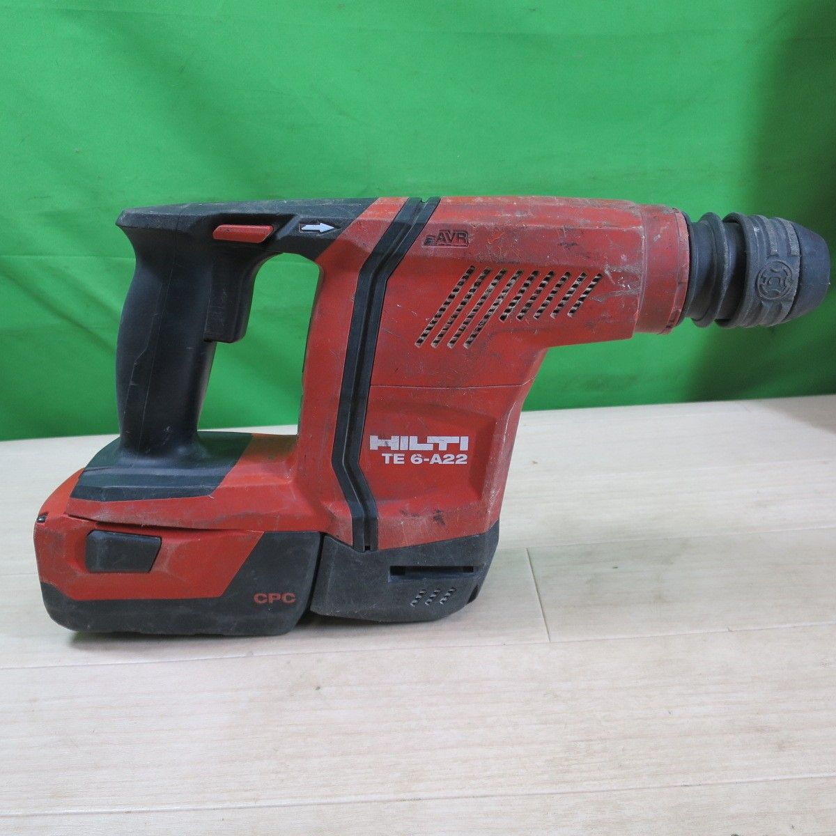 店内特価　ヒルティ　ハンマドリル　TE2-A22　中古品 ヒルティ(HILTI) TE2-A22 充電式ロータリーハンマードリル P2/4.0Ah