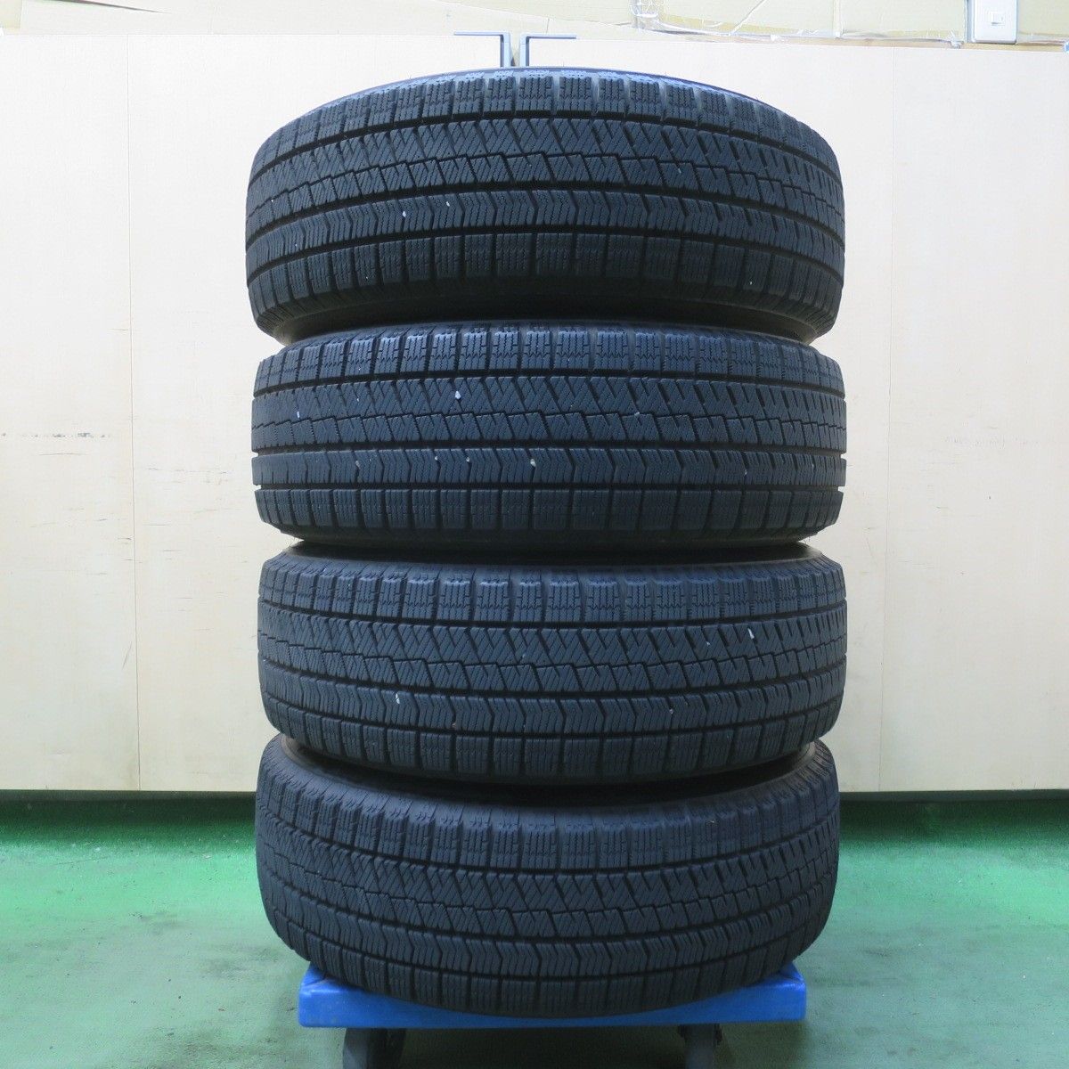 22年式195/65r15VRX3バリ溝 バリ溝！22年！キレイ！9分☆プリウス 等 195/65R15 スタッドレス