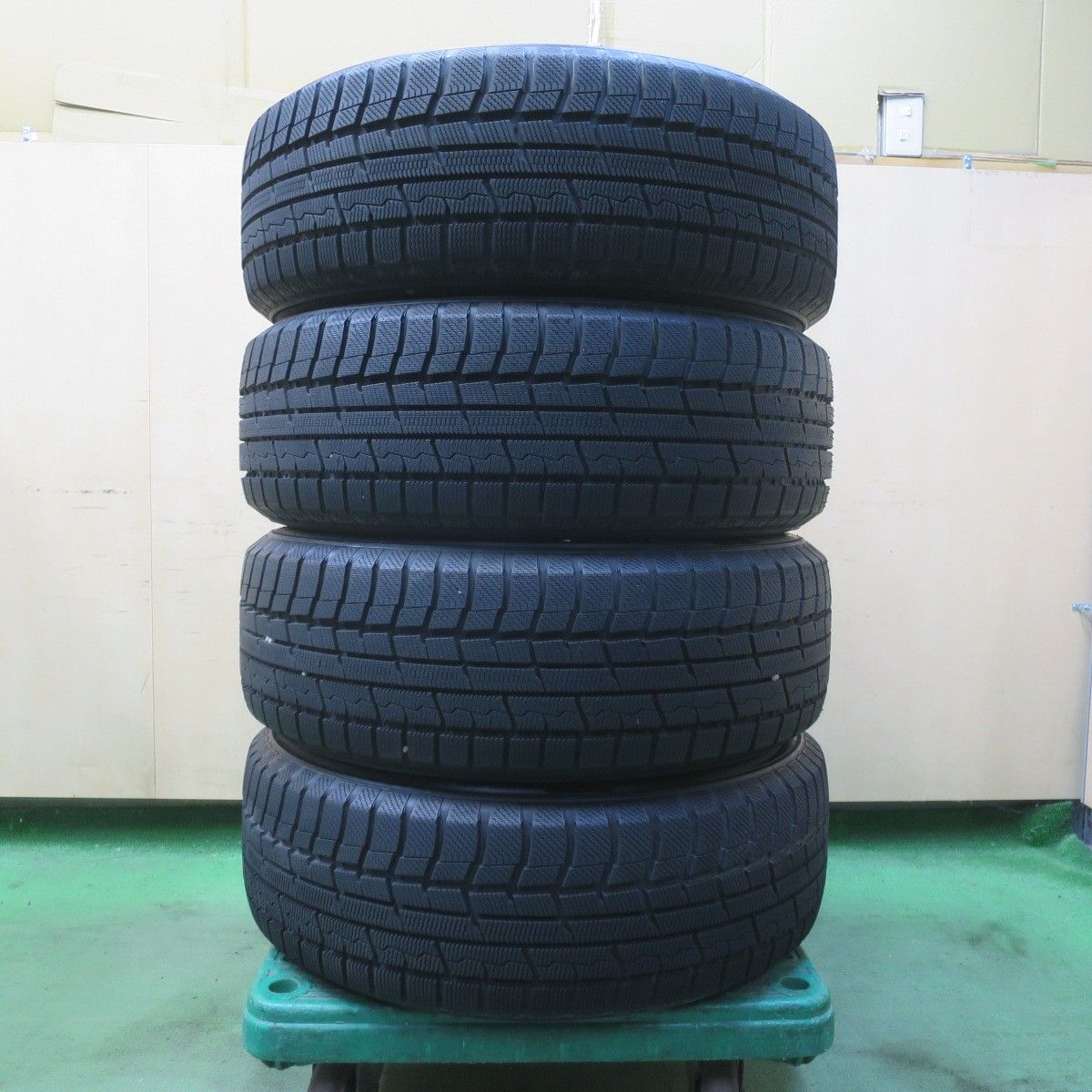 195/60R16  スタッドレスタイヤ  バリ溝 195/60R16 スタッドレスタイヤ バリ溝の通販はau PAY マーケット