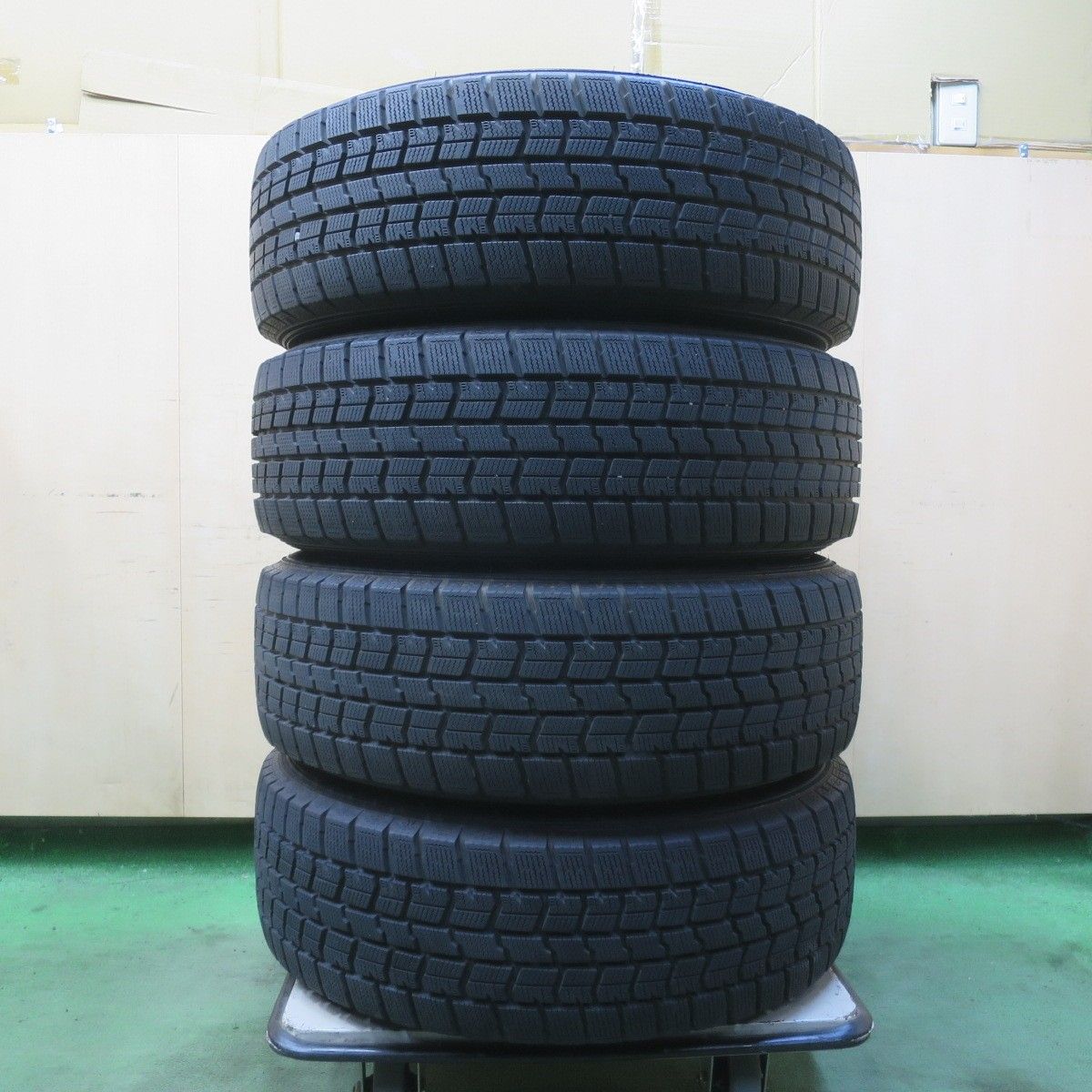 超バリ溝！22年！キレイ！ほぼ10分☆スタッドレス 215/60R17 