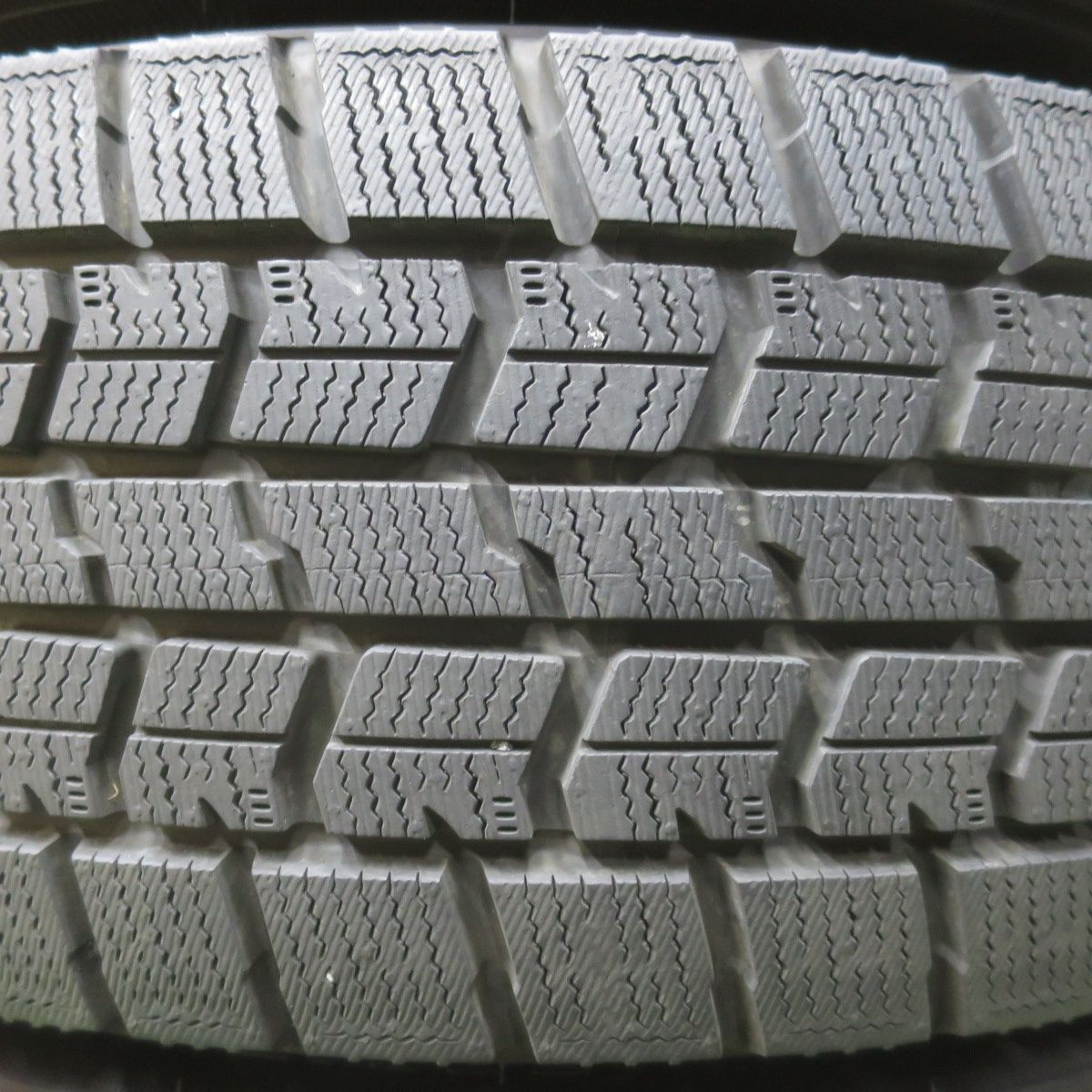 超バリ溝！22年！キレイ！ほぼ10分☆スタッドレス 215/60R17 