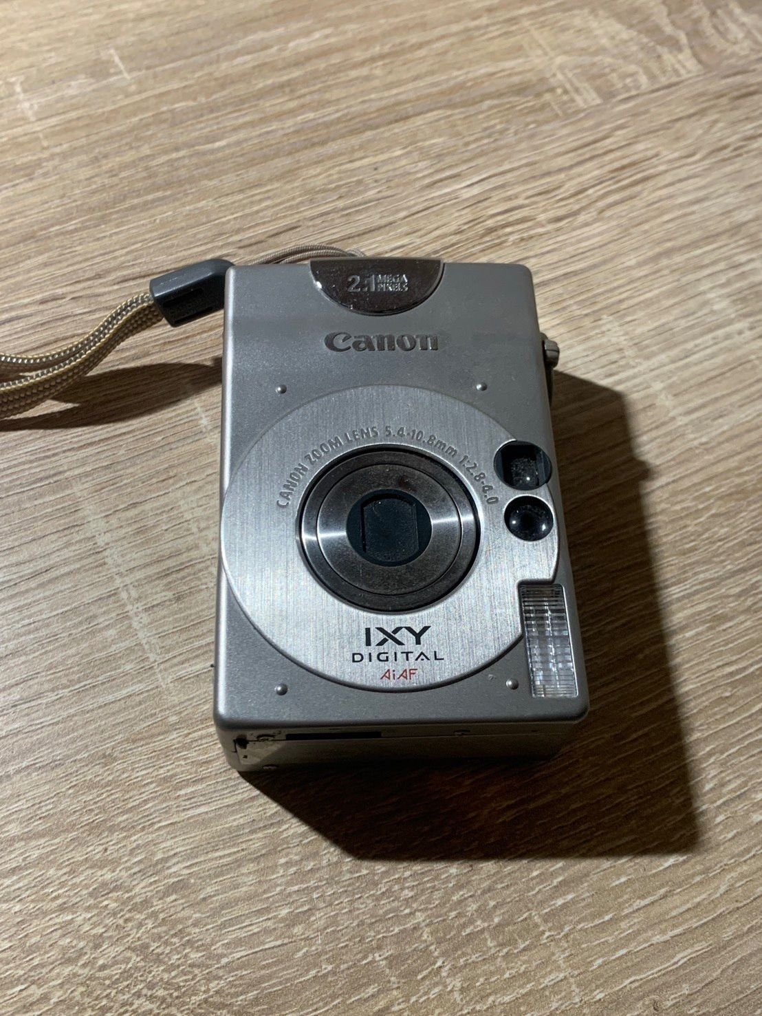 0049 Canon IXY DIGITAL PC1001 シルバー デジカメ ジャンク品【宅