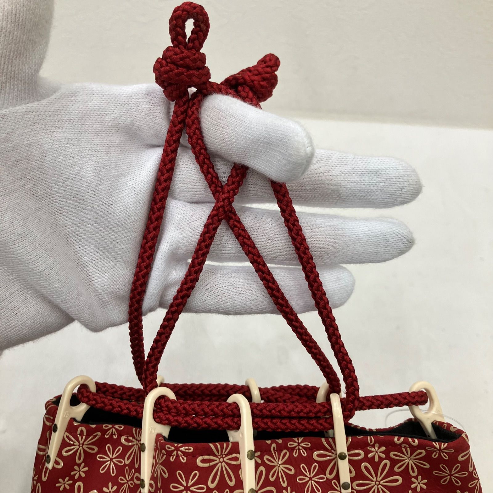 2041 印傳屋 INDEN-YA 合切袋 バッグ 花柄 雪割草 赤地 白漆 和装 マチ 
