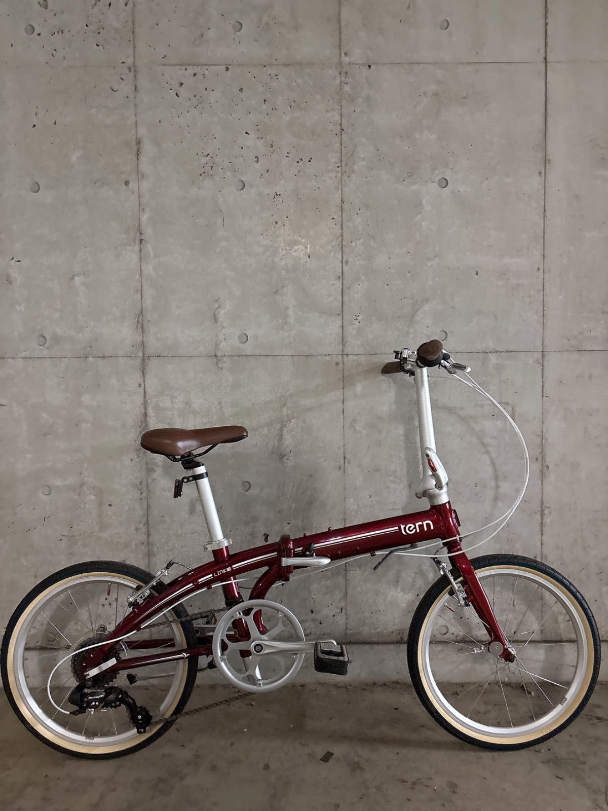 U007 美品　折り畳み自転車　20インチ　カゴ付き　レッド U007 美品 折り畳み自転車 20インチ カゴ付き レッド アイジュサイクル