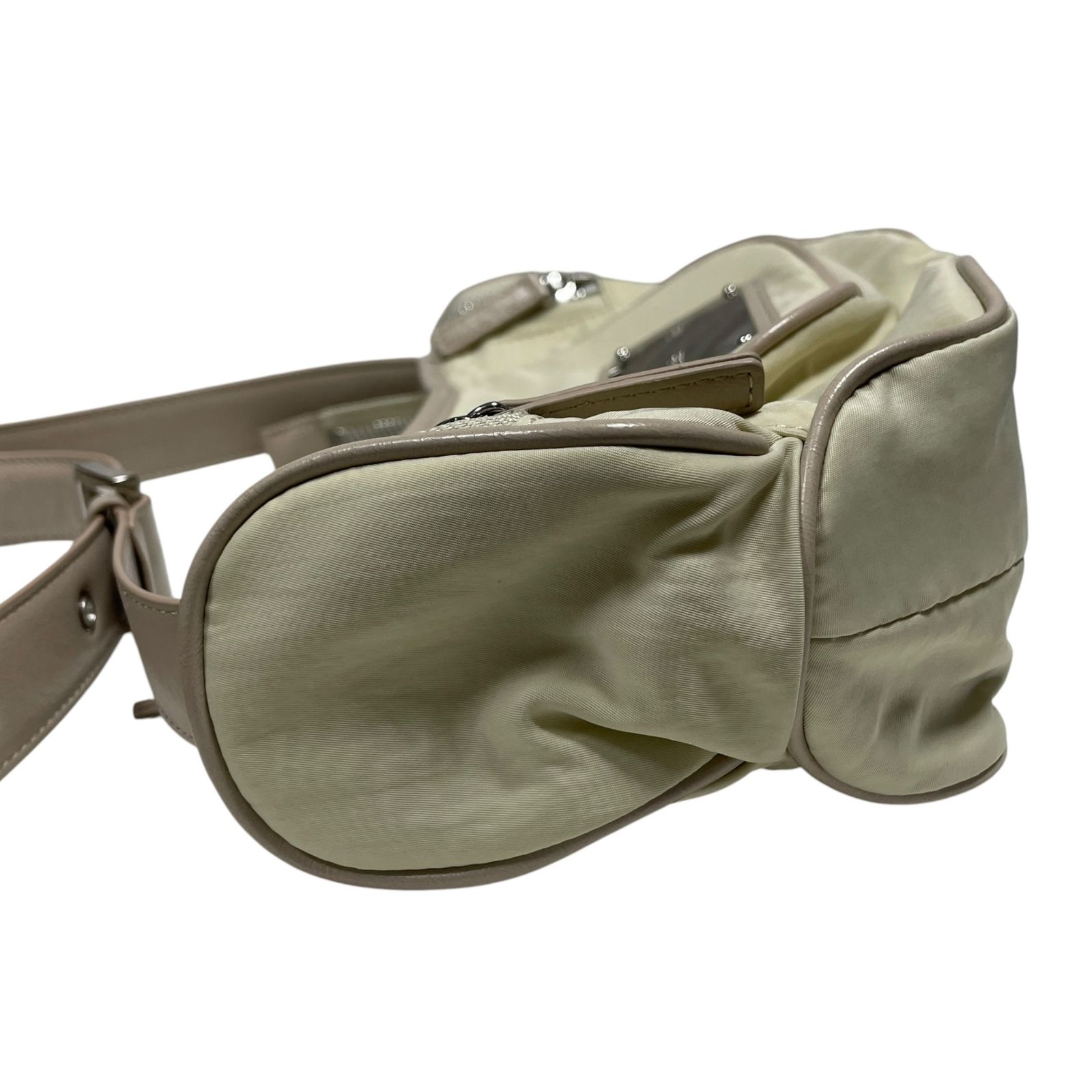 ◆ Matin Kim マーティンキム MADELEINE ROUND BAG バッグ ショルダーバッグ ベージュ ナイロン100% 中古品◆ V5442NH ◇ Matin Kim マーティンキム MADELEINE ROUND BAG バッグ ショルダー