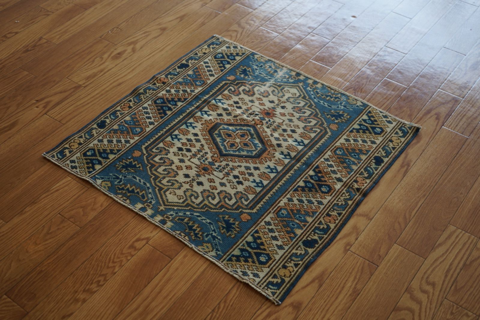 ヴィンテージラグ トルコ ウシャク ブルー 1960年代 73 × 68.5 cm No