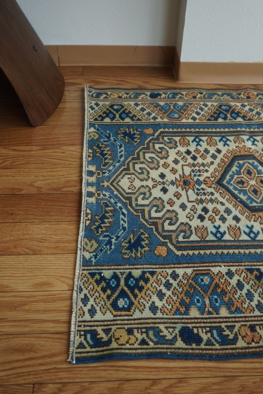 ヴィンテージラグ トルコ ウシャク ブルー 1960年代 73 × 68.5 cm No