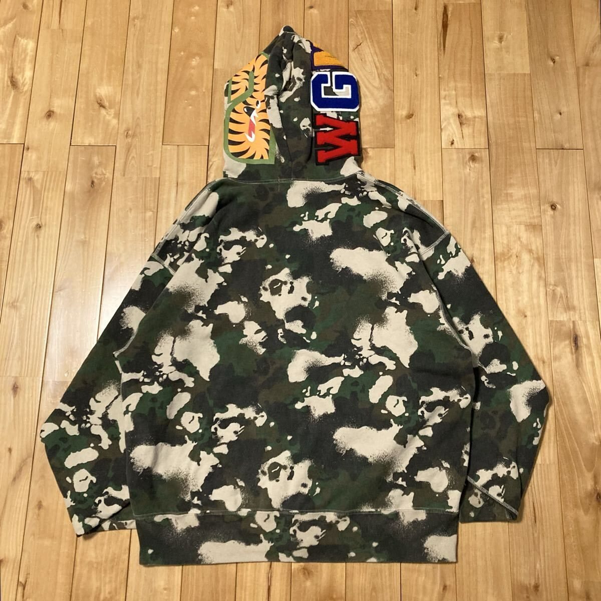 A BATHING APE カモフラ柄 ジップパーカー L サイズ-【CARHARTT WIP