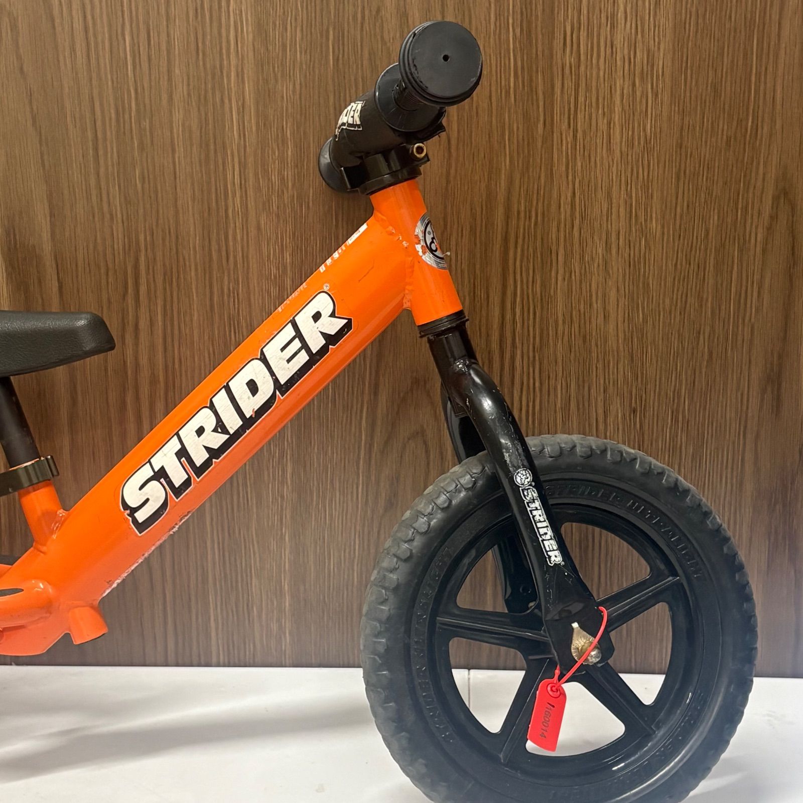 STRIDER ストライダー 12 スポーツモデル　バランスバイク Amazon.co.jp: STRIDER(ストライダー) 12 SPORT (スポーツ) バランス