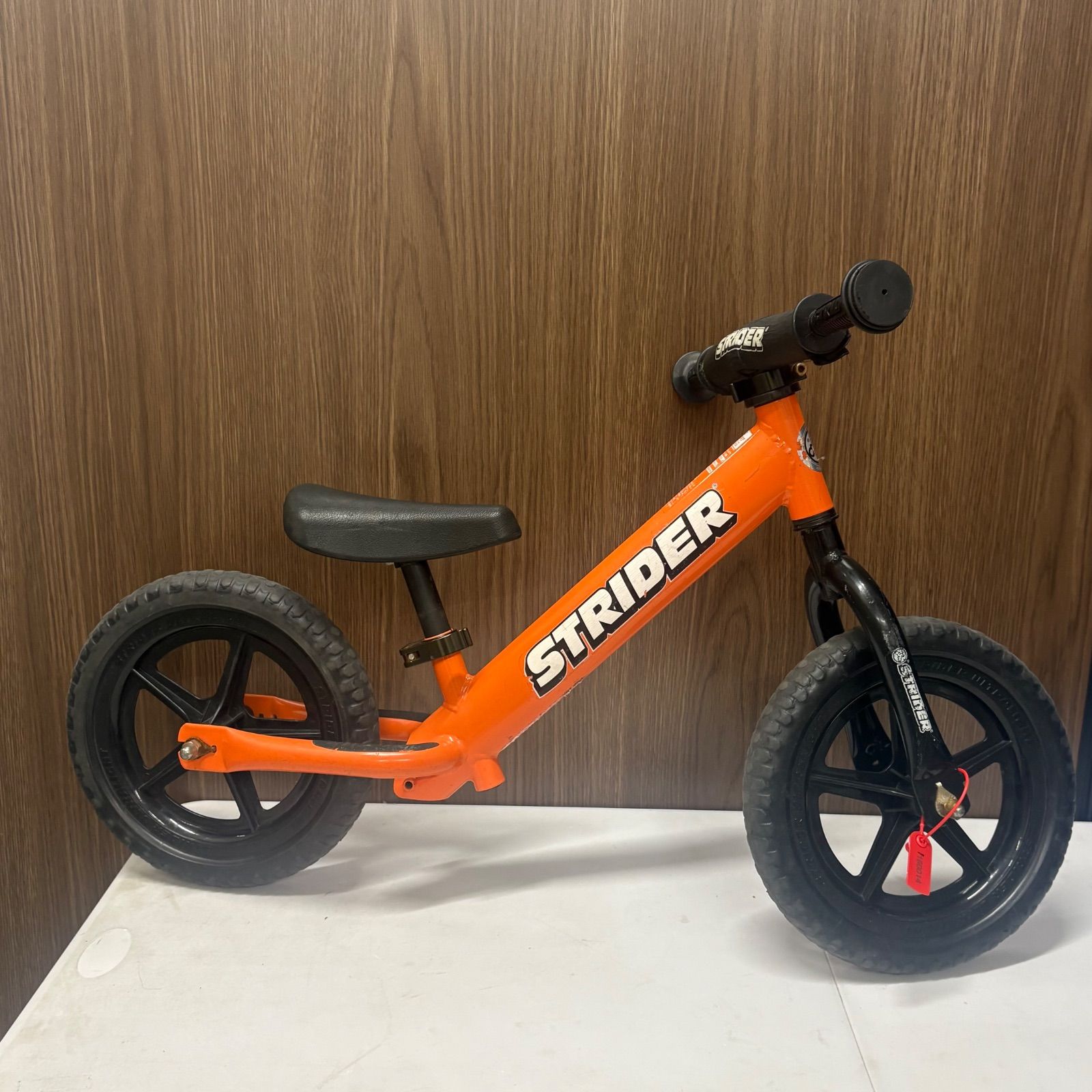 日本 STRIDER ストライダー スポーツ バランスバイク 12インチ 