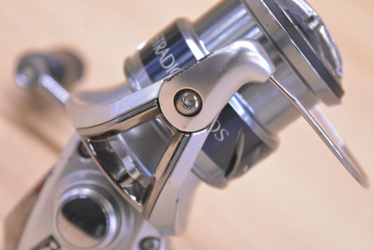 シマノ 15 ストラディック 2500HGS SHIMANO STRADIC スピニングリール