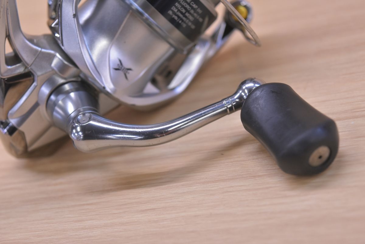 シマノ 15 ストラディック 2500HGS SHIMANO STRADIC スピニングリール