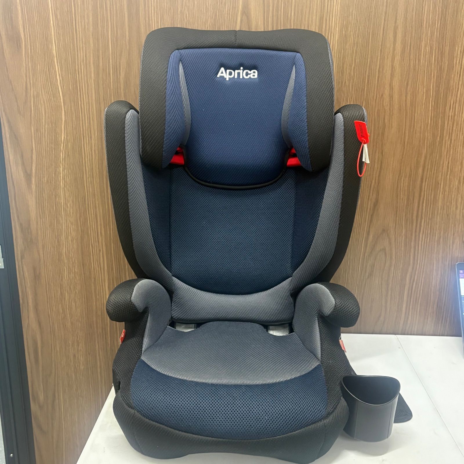 Aprica ジュニアシート ネイビー カップホルダー付き Aprica アップリカ エアライド ジュニアシート ネイビー カップ