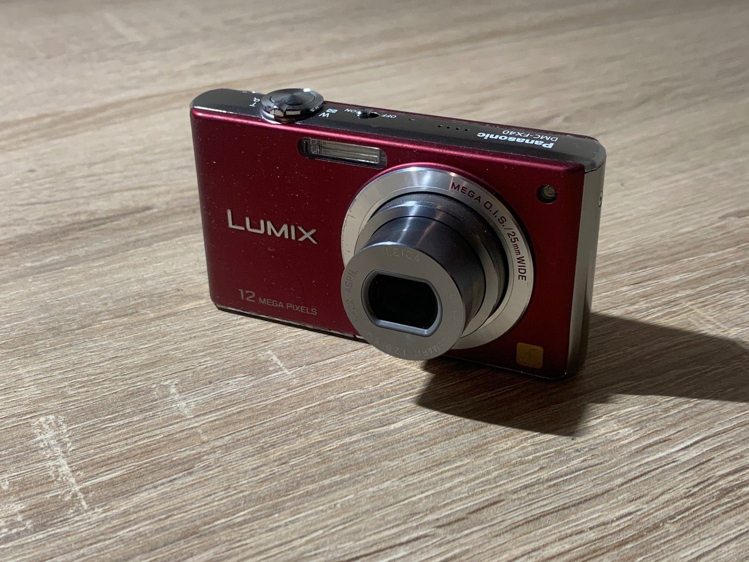 0072 Panasonic Lumix DMC-FX40 レッド デジカメ ジャンク品【宅