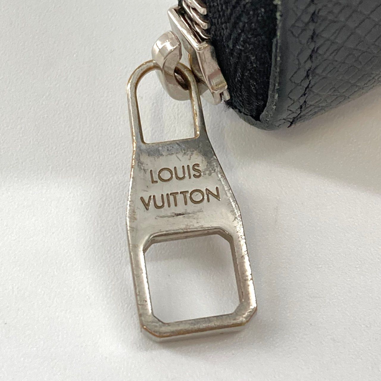 LOUIS VUITTON（ルイ・ヴィトン） タイガ ジッピー コインパース 