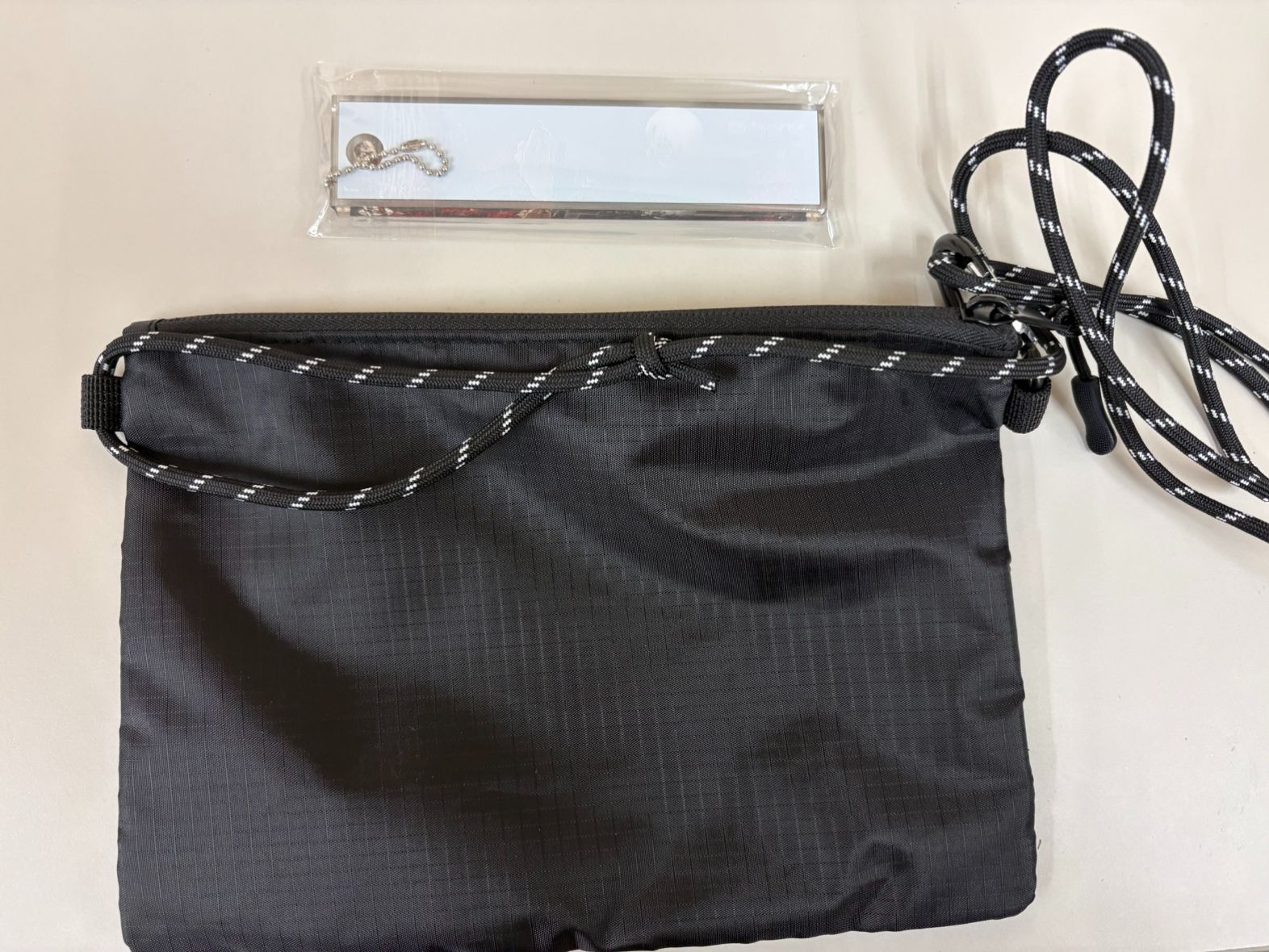 非売品】東京喰種 サコッシュ（黒） 1個 - メルカリ