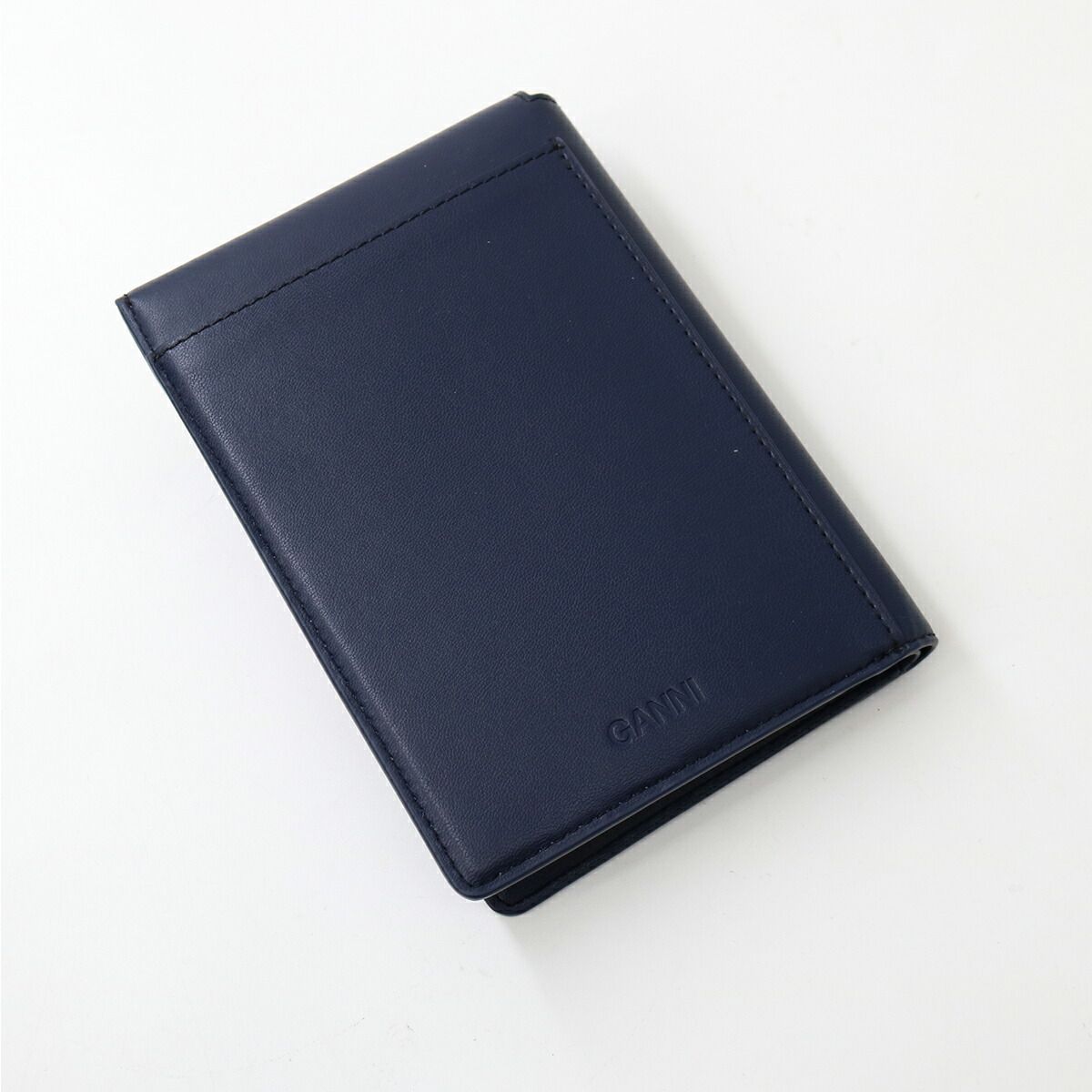 ■GANNI ガニー B3010117 Travel Wallet Bear トラベルウォレット パスポートケース 折り財布 旅行 レザー ロゴ ブランド
