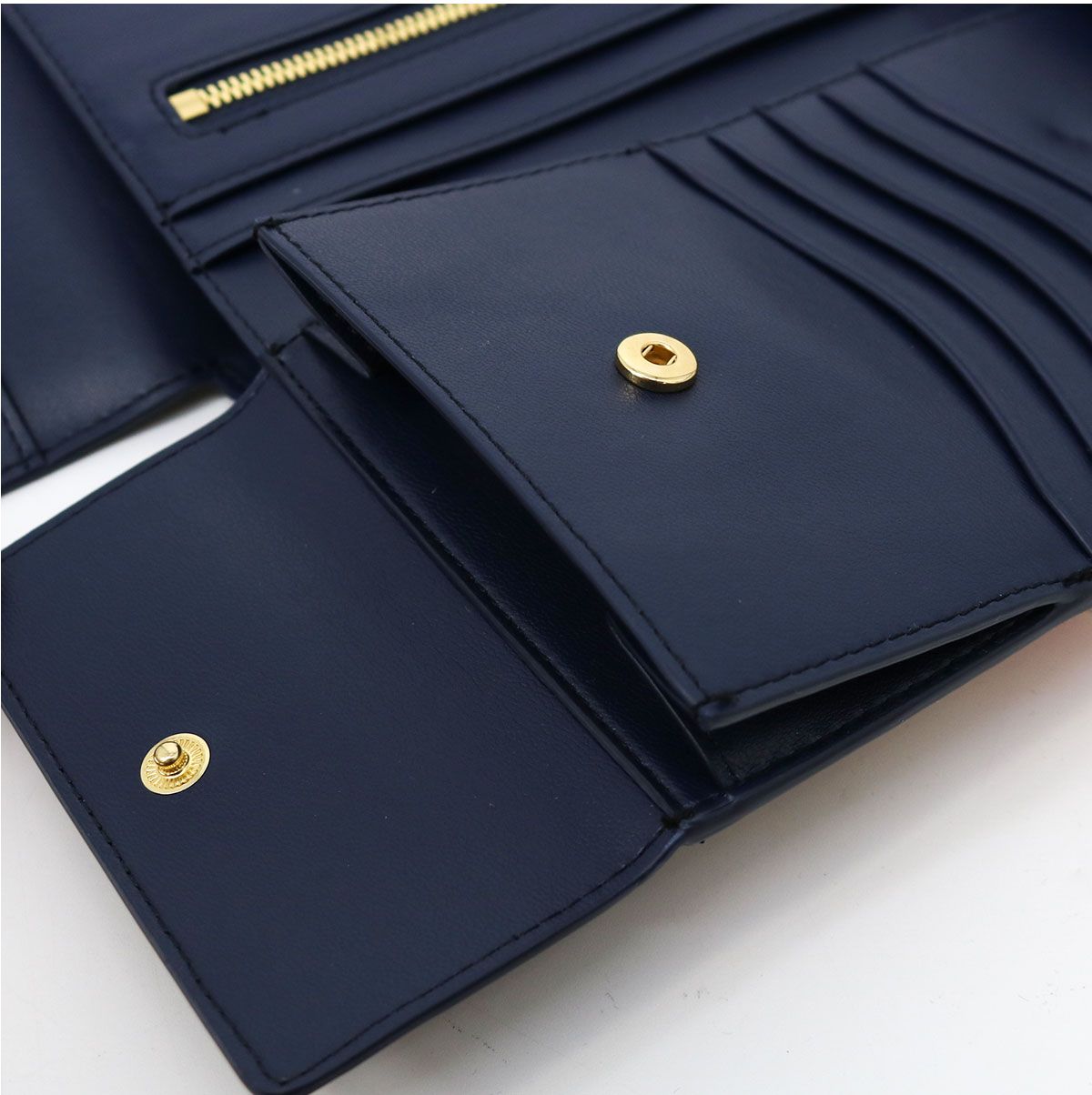 ■GANNI ガニー B3010117 Travel Wallet Bear トラベルウォレット パスポートケース 折り財布 旅行 レザー ロゴ ブランド
