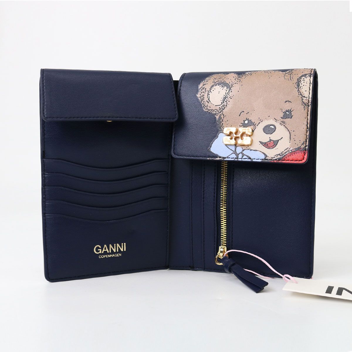 ■GANNI ガニー B3010117 Travel Wallet Bear トラベルウォレット パスポートケース 折り財布 旅行 レザー ロゴ ブランド
