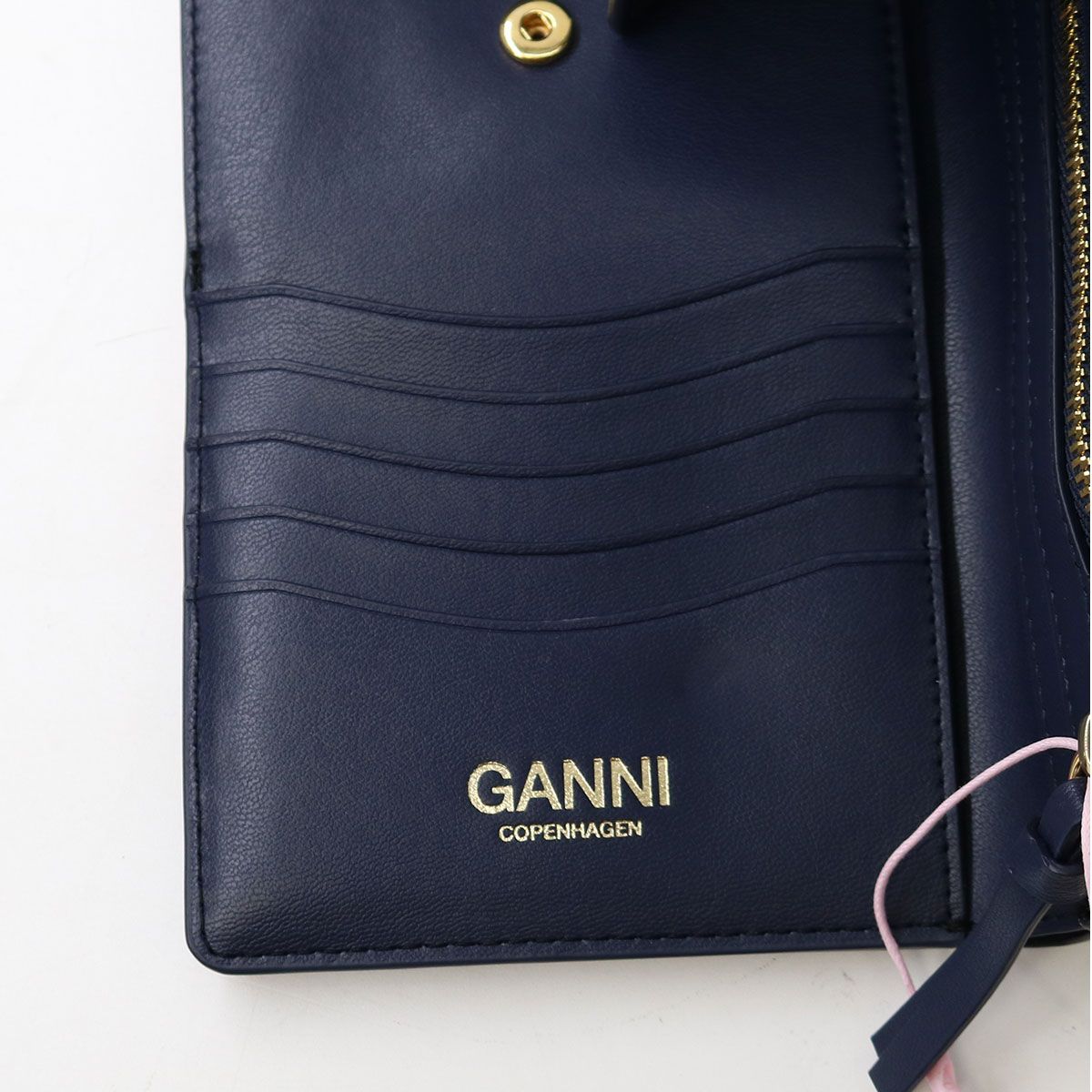 ■GANNI ガニー B3010117 Travel Wallet Bear トラベルウォレット パスポートケース 折り財布 旅行 レザー ロゴ ブランド