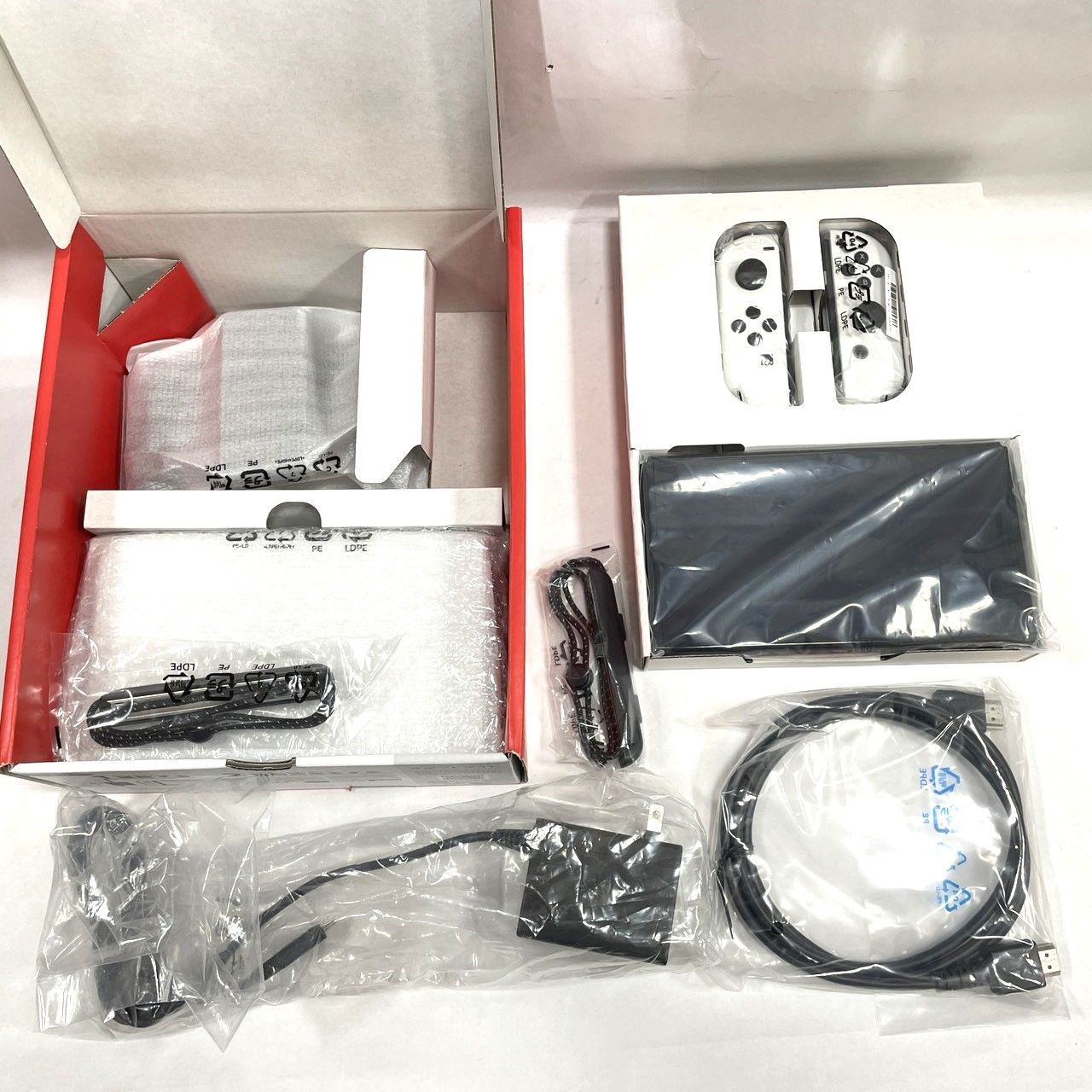 ニンテンドー　Switch 箱付き ☆任天堂 Nintendo Switch ニンテンドースイッチ 有機ELモデル