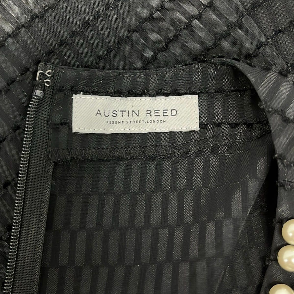 AUSTIN REEDオースチンリード セットアップ 刺繍 40Lサイズパール付 AUSTIN REEDオースチンリード セットアップ 刺繍 40Lサイズパール付