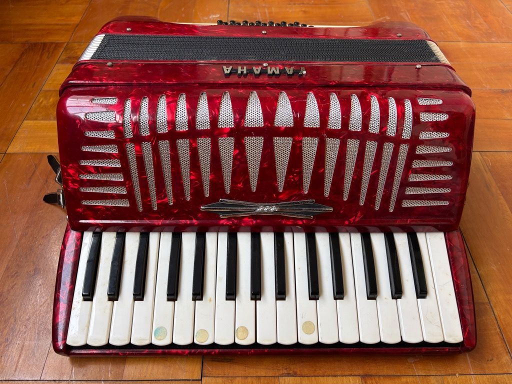 アコーディオン　YAMAHA　【2688】