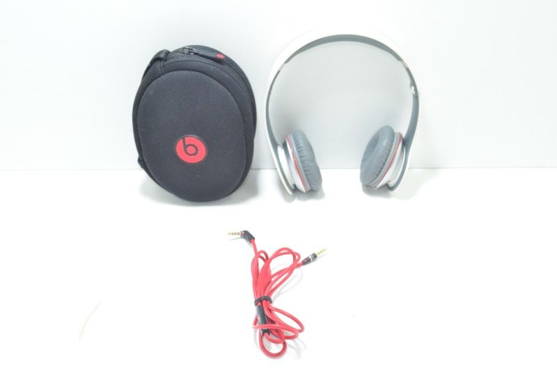 ● [Free Shipping] Beats by Dr.Dre Solo HD Wired Headphones White with Foldable Case