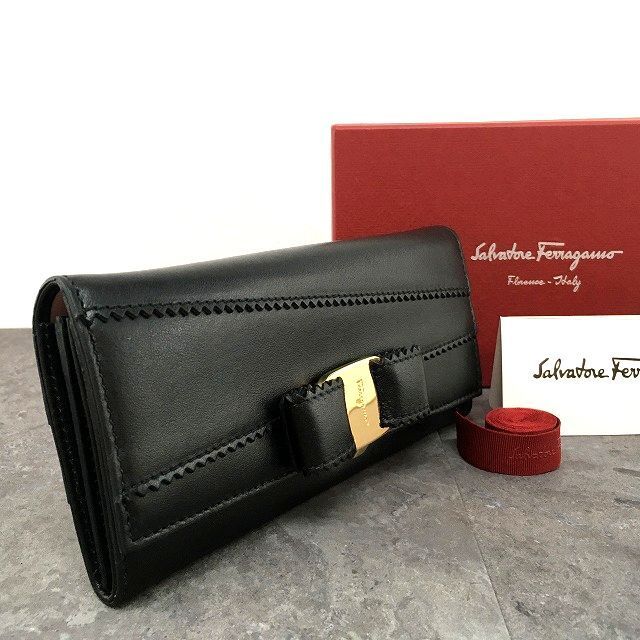 474 送料込み！ 極美品 Salvatore Ferragamo 長財布 ヴァラ ブラック 