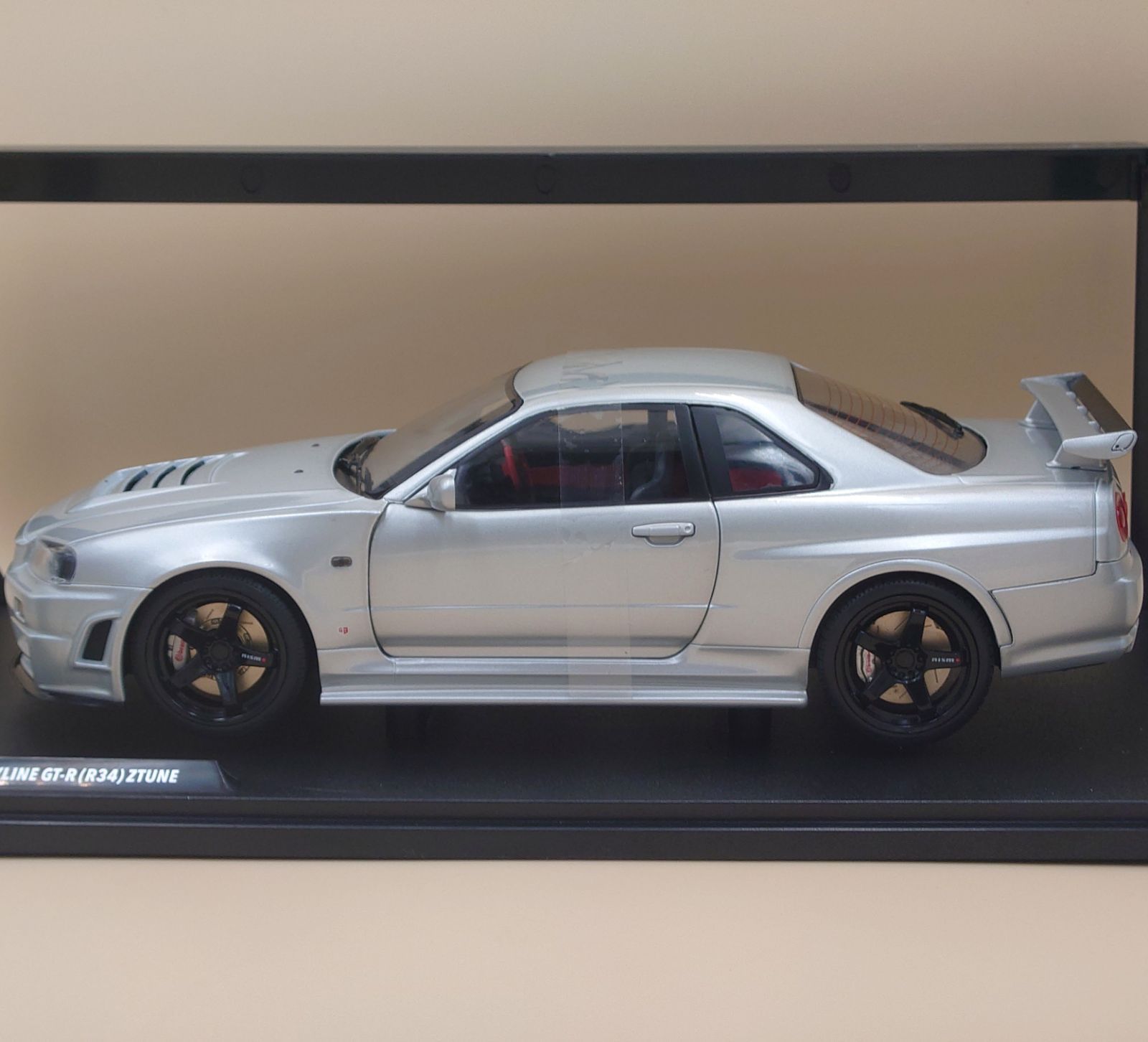 1/18 日産 スカイライン GT-R R34 シルバー Z-tune 1999 ソリド製ダイ