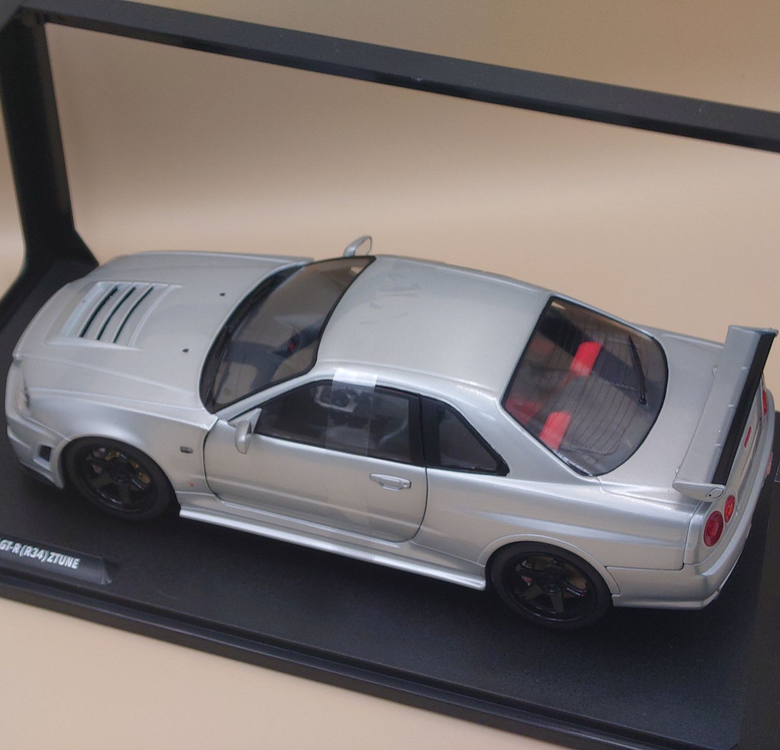 ソリド 1/18 日産 スカイライン GT-R R34 Z-tune 銀 1/18 Solido 1999 Nissan Skyline GT-R GTR R34 Z-Tune (Silver