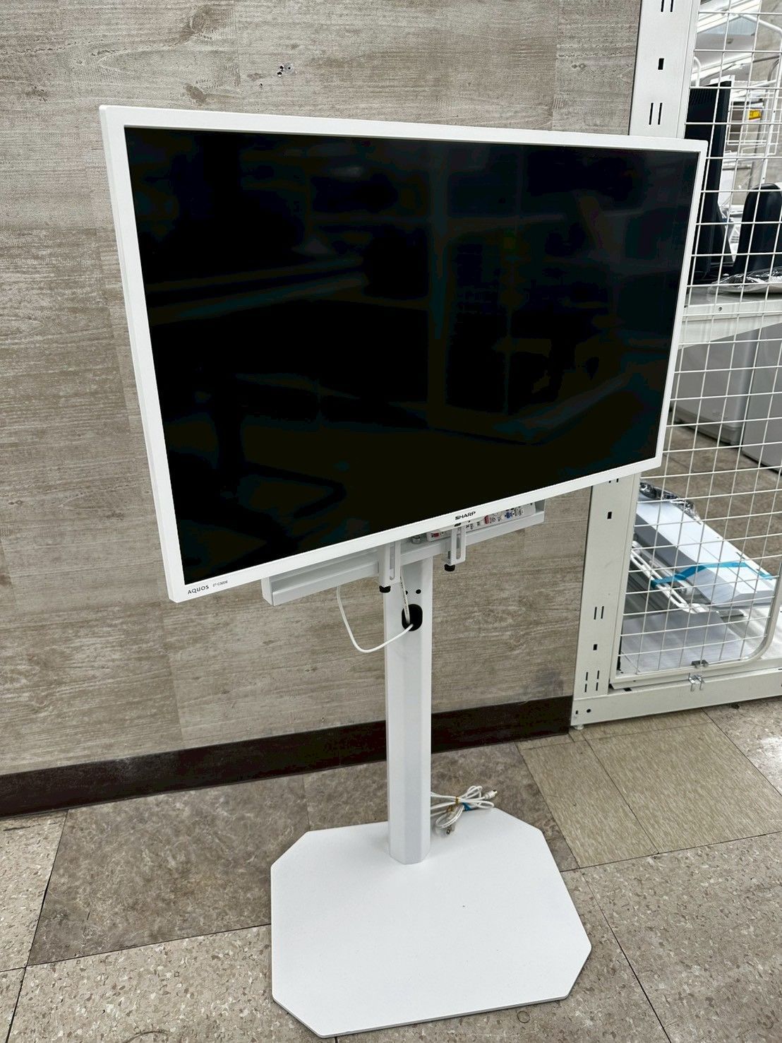 リユースのサカイ高崎店（関東地域限定販売） SHARP 液晶テレビ32