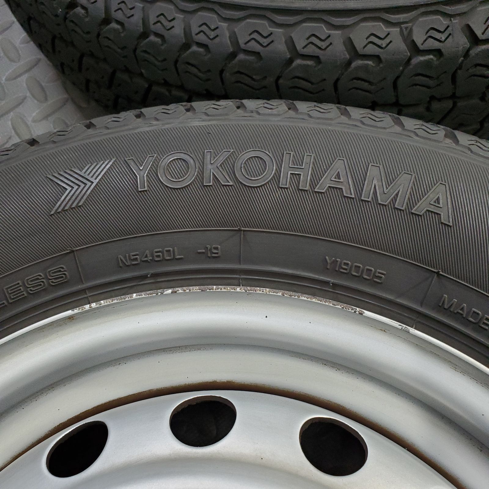 ダイハツ純正スチール！カスタムカラー！ヨコハマ SUPER VAN 356 145/80R12 80/78N LT新品タイヤ付き！ハイゼット、ピクシス、アトレーなど 26年製 新品タイヤ 145/80R12 80/78N LT ヨコハマ スーパーバン356(夏
