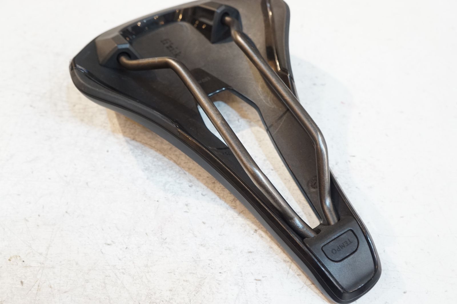 Fizik ARGO TRMPO R3 サドル 150mm フィジーク（fi'zi:k） Fizik ARGO TEMPO R3 150mm kiumレール