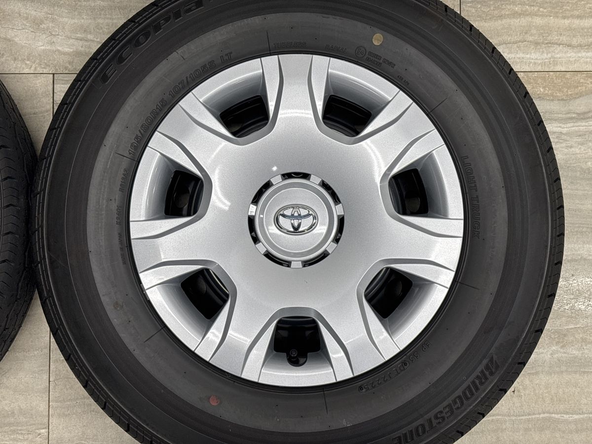 2025年製 新車外し品】トヨタ ハイエース 純正 スチール 15in 6J +33