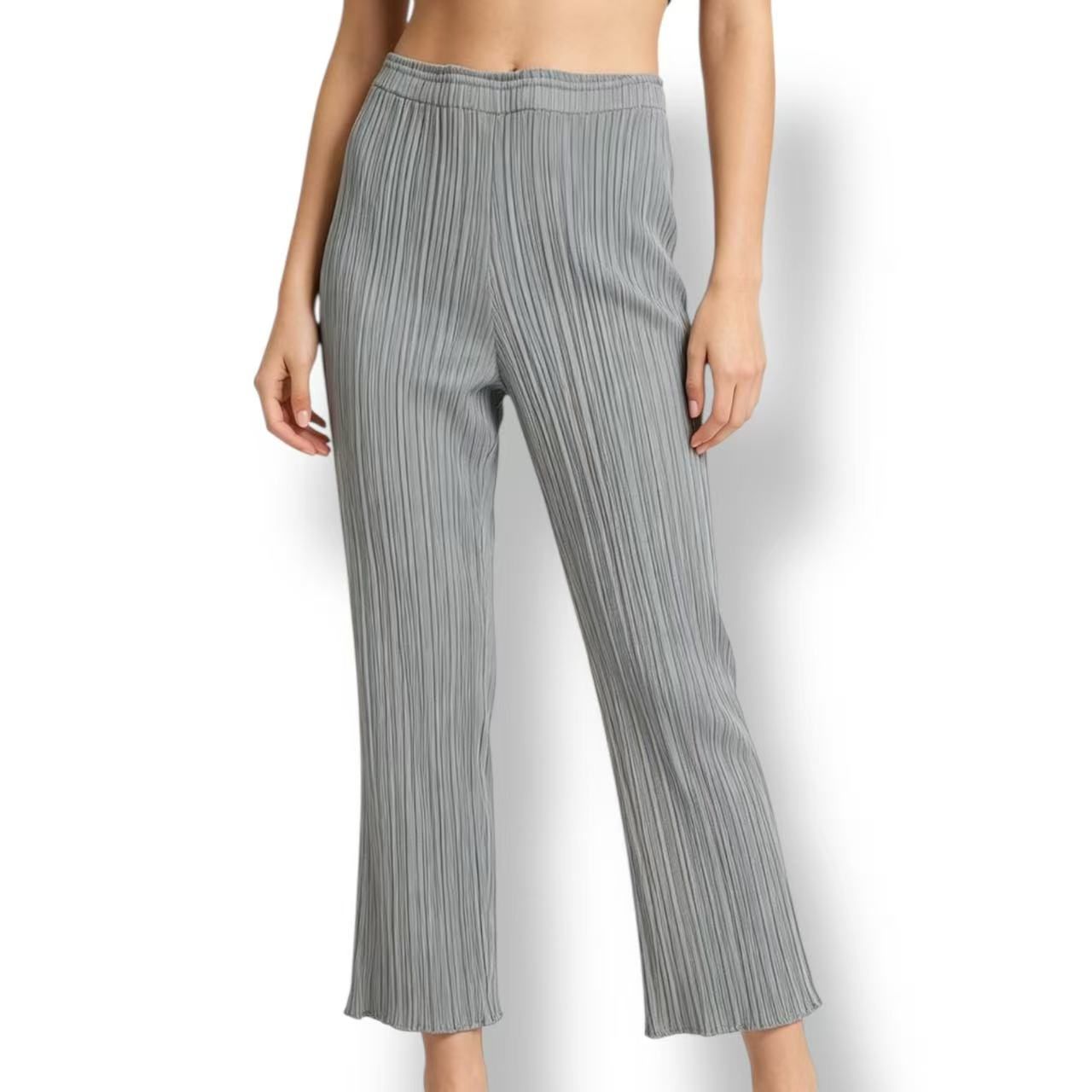 ISSEY MIYAKE プリーツ光沢あるグレー BASICS – ISSEY MIYAKE ONLINE STORE