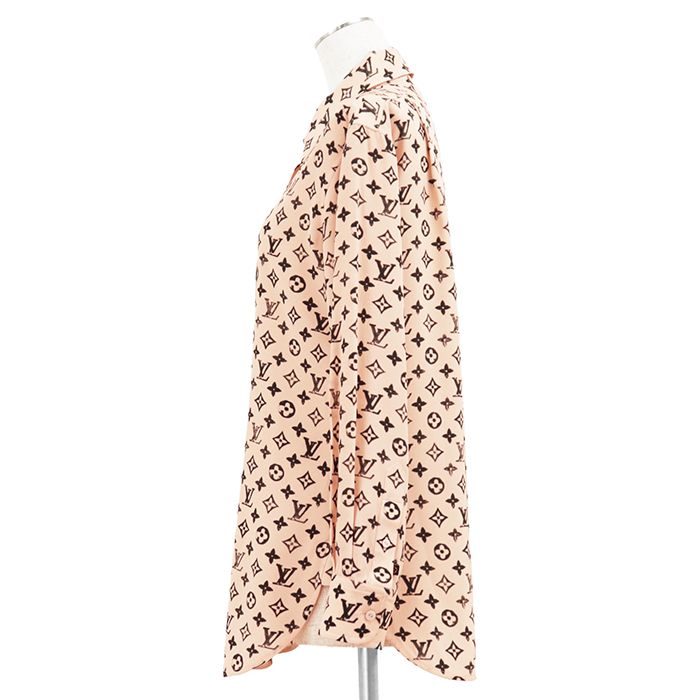 【新品同様】LOUIS VUITTON ルイ・ヴィトン シャツ サイズ 34 レディース 2025AW シグネチャー ロゴ グラフィック LVモノグラム プリント シルク100％デシン リラックスフィット ロングスリーブ 長袖トップス ピンク ブラック 黒 桃色 総柄 イタリア製 LOUIS VUITTON - 【新品同様】LOUIS VUITTON ルイ・ヴィトン シャツ