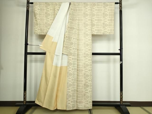 平和屋着物○本場大島紬 一元総絣 舞花文 正絹 逸品 AABF5421fy 【公式