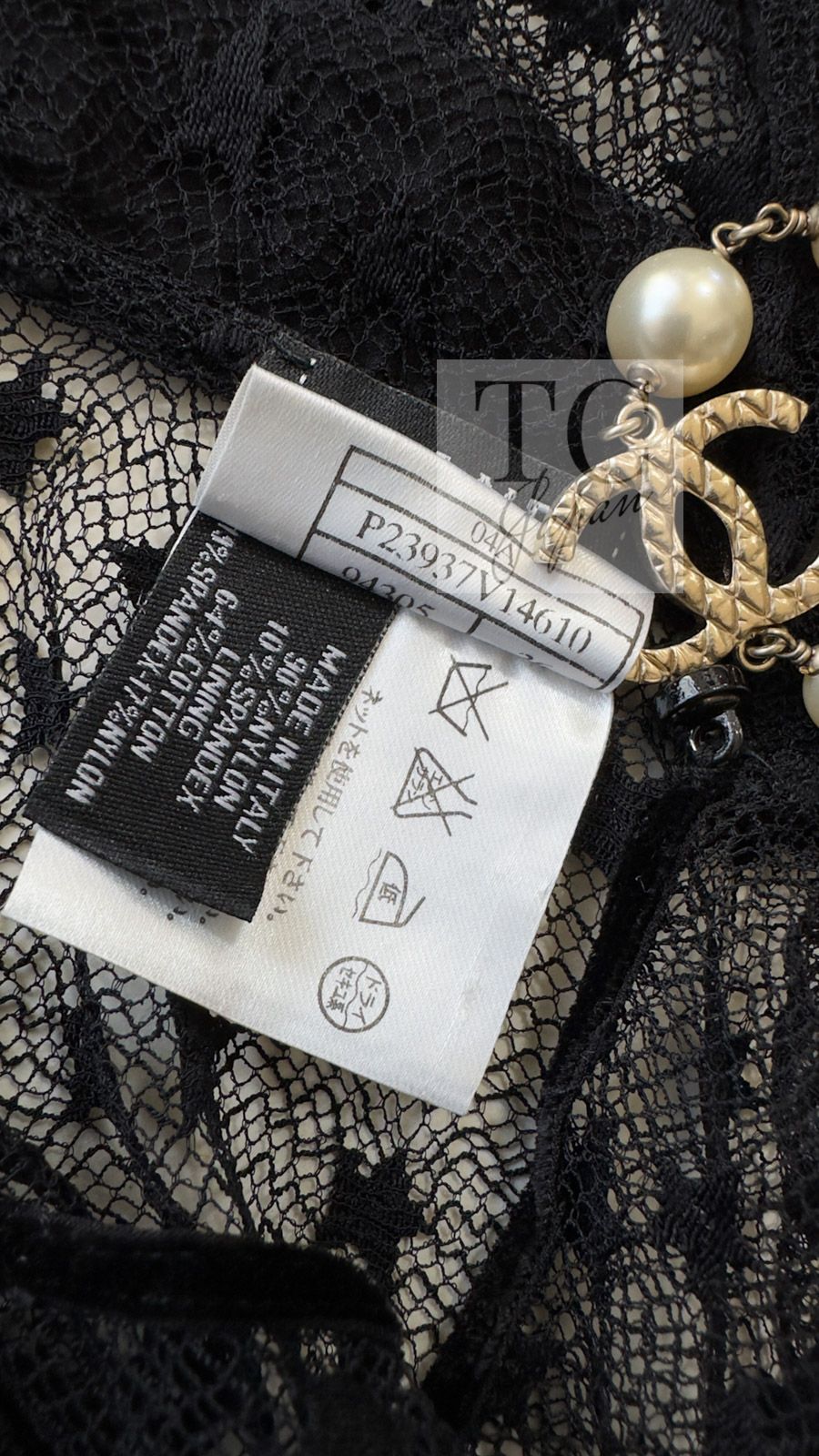 シャネル ブラウス CHANEL  風車 折り紙装飾 アップリケ トップス シャツ パールボタン 超美品 38 カールラガーフェルド レア貴重 カール・ラガーフェルドが遺した傑作が一堂に集結！ シャネルのオート