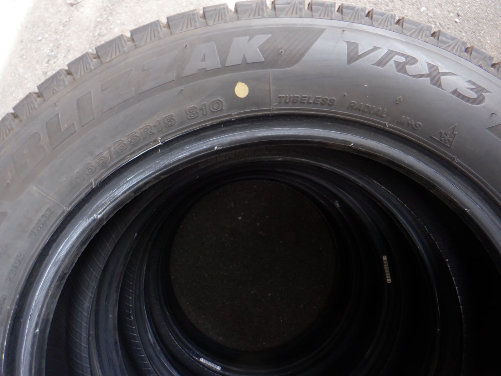 未使用に近い 165/65R15スタッドレス ブリヂストン ブリザックVRX3