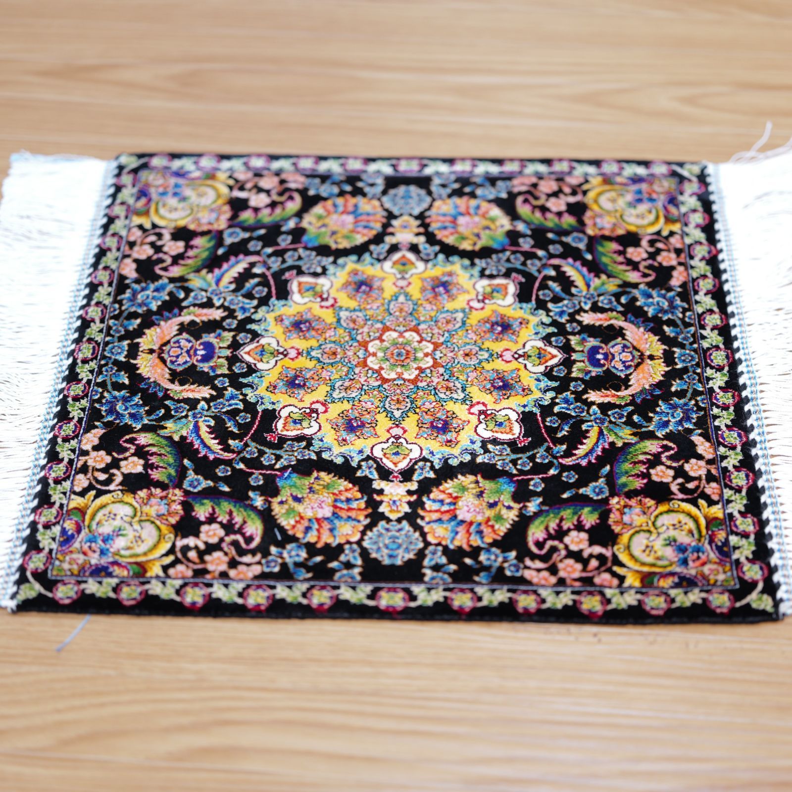 イラン製 ペルシャ絨毯風 ミニラグ 40×40cm モダール100% メダリオン柄