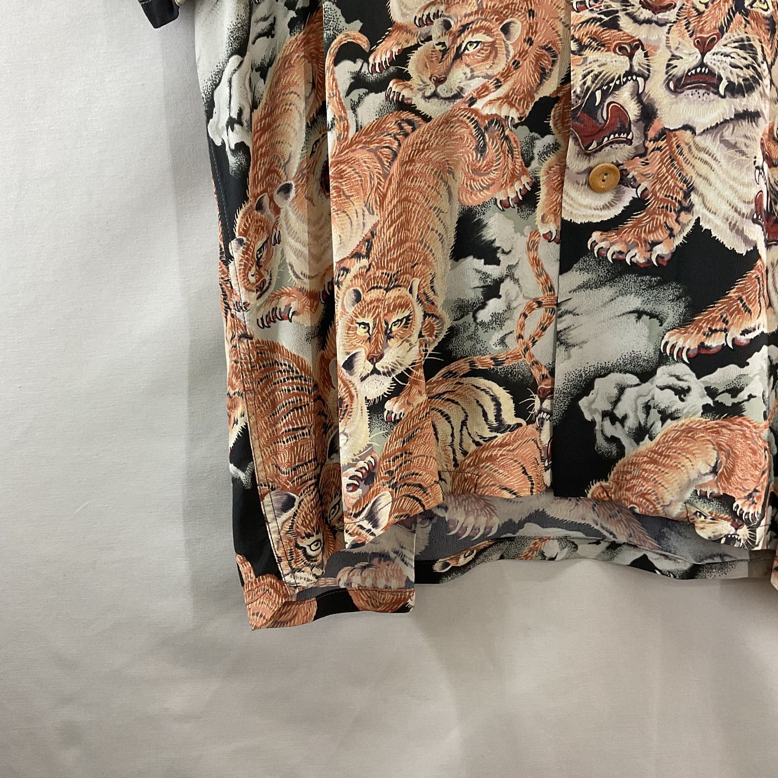 SUN SURF (サンサーフ) SS30156 KALAKAUA 百虎 アロハシャツ M 【I0161