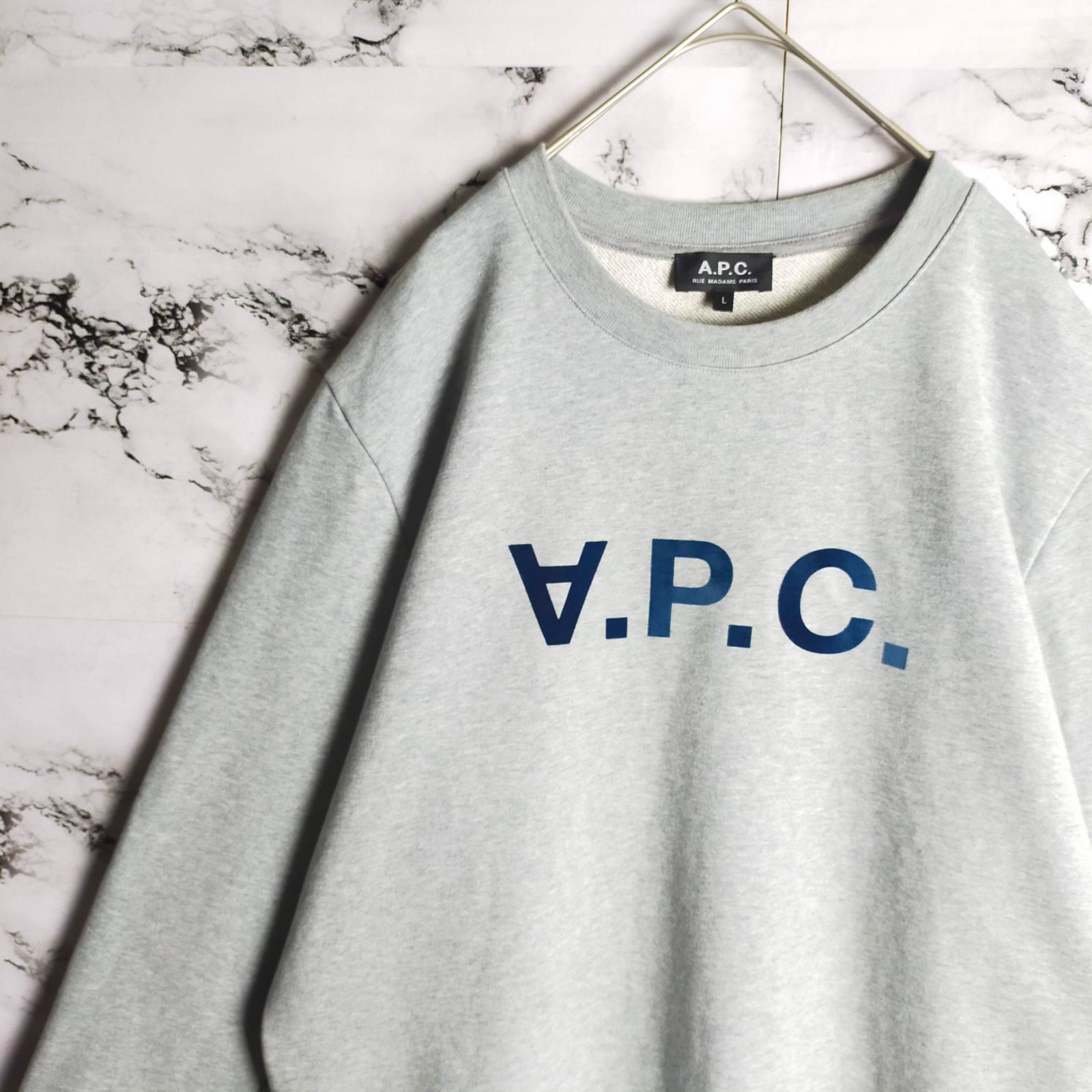 [A.P.C.] アーペーセー スウェット L グレー V.P.C. ロゴ 希少 逸品 完売モデル 入手困難 良品 メンズ レディース ユニセックス クルーネック トレーナー 定番 フレンチシック コットン