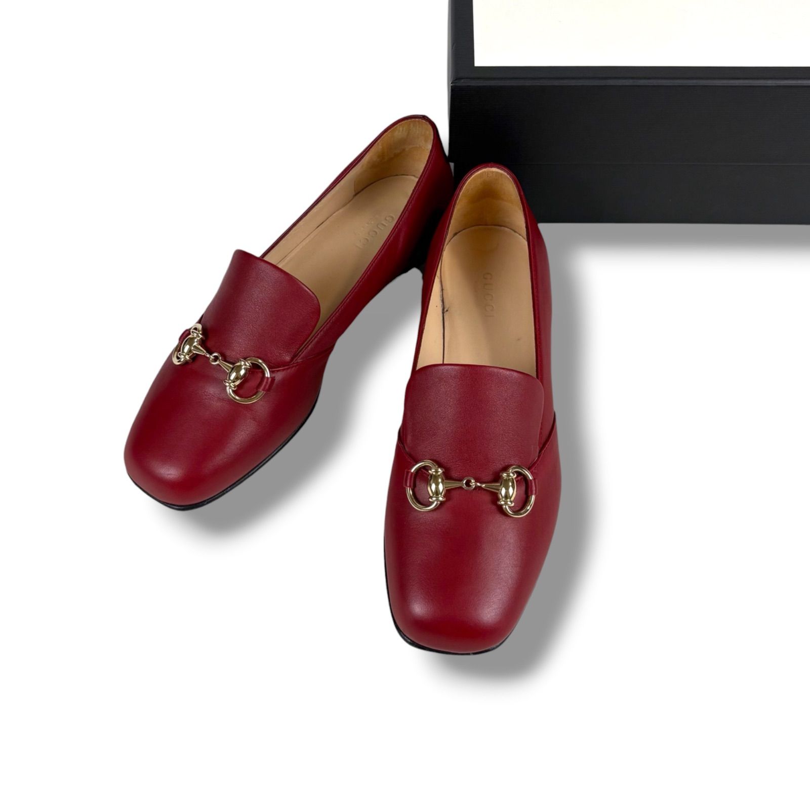 GUCCI グッチ スクエアトゥ ホースビット ローヒール パンプス レッド 